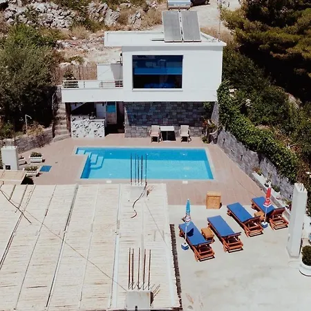 Floban & Mirdar Koshi Apartment Sarandë