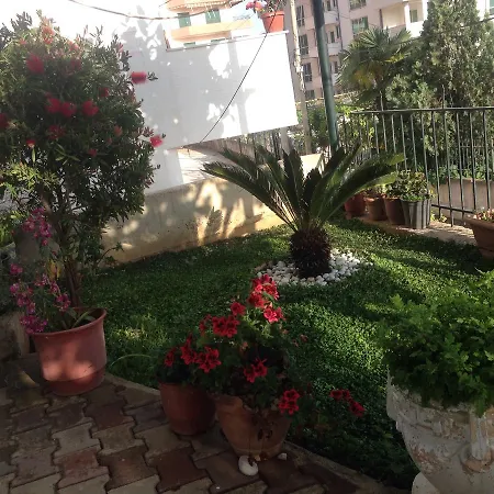 Floban & Mirdar Koshi Apartment *
